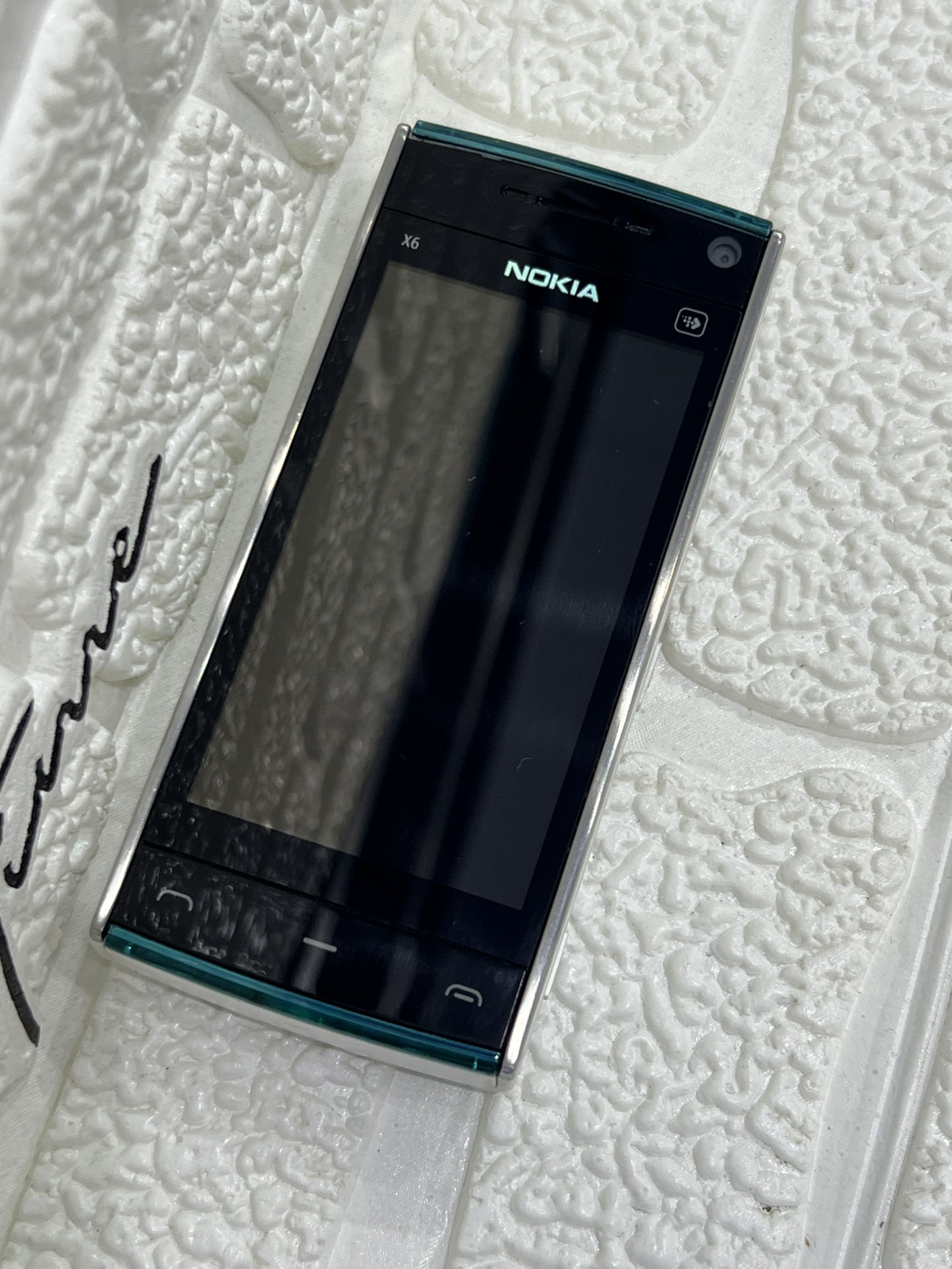 گوشی موبایل نوکیا Nokia X6 ( سفید )