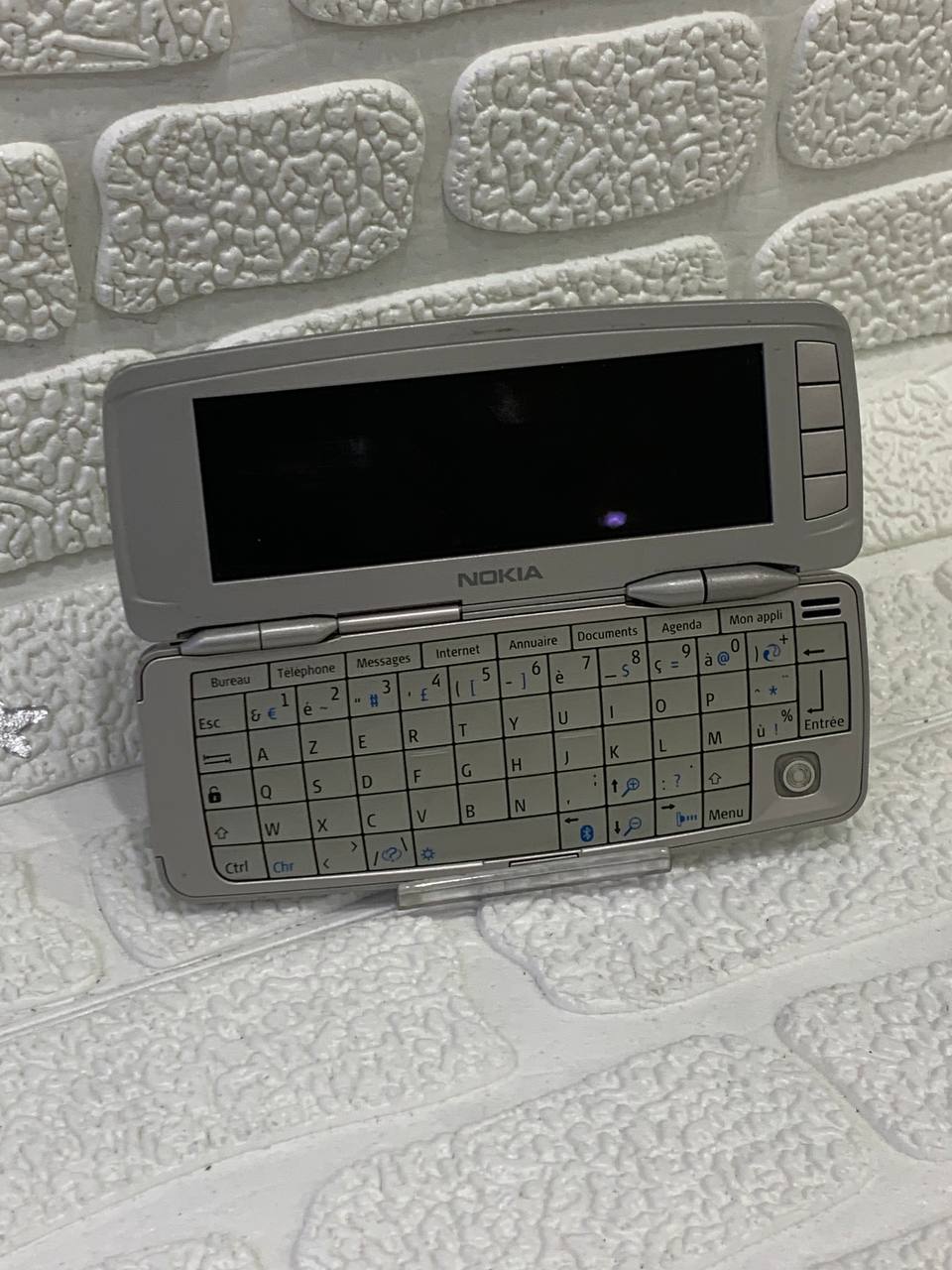 گوشی موبایل نوکیا Nokia 9300 با جعبه (اصلی)