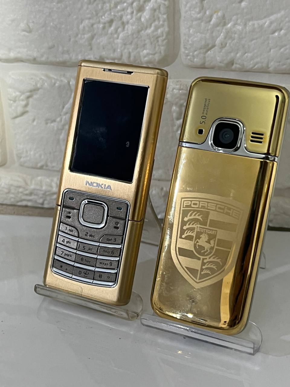 گوشی نوکیا Nokia 6700 Porsche Design Gold